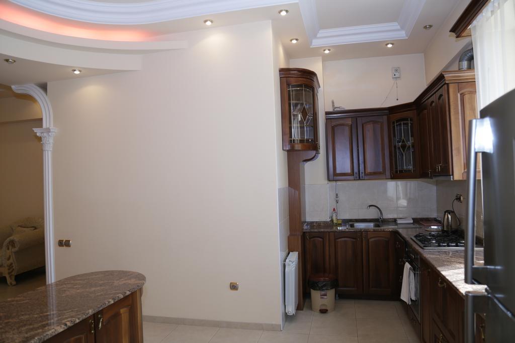 Vip Apartment Next To Republic Square Γιερεβάν Εξωτερικό φωτογραφία